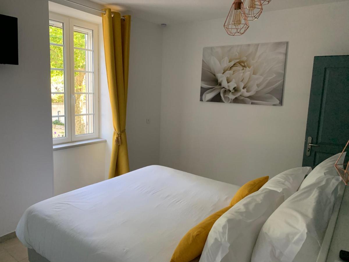 Bed and Breakfast Domaine Forvent Saint-Julien-de-Peyrolas Exterior foto