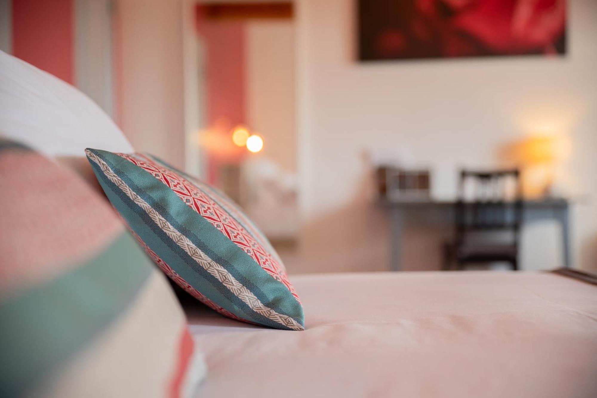 Bed and Breakfast Domaine Forvent Saint-Julien-de-Peyrolas Exterior foto