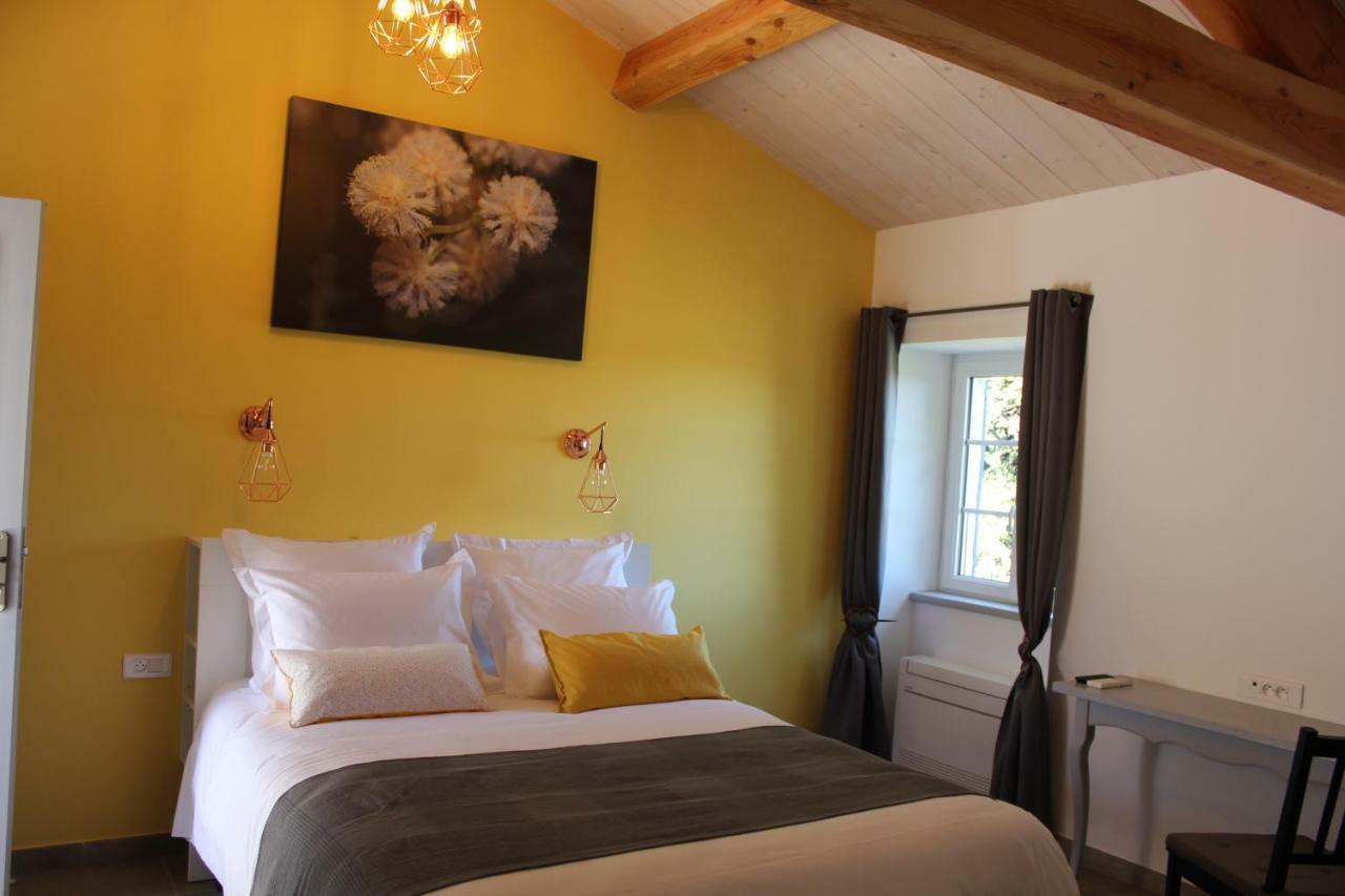 Bed and Breakfast Domaine Forvent Saint-Julien-de-Peyrolas Exterior foto
