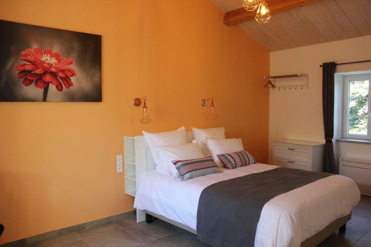 Bed and Breakfast Domaine Forvent Saint-Julien-de-Peyrolas Exterior foto