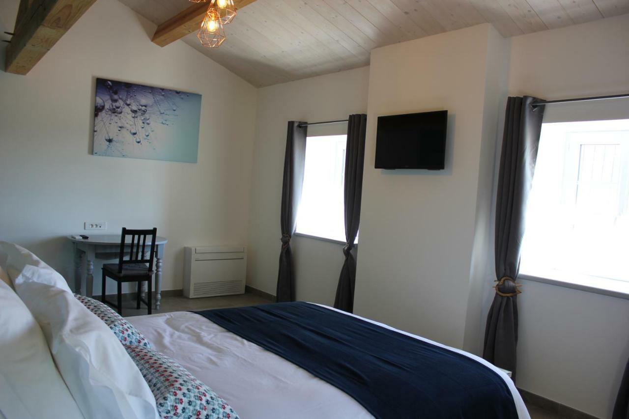 Bed and Breakfast Domaine Forvent Saint-Julien-de-Peyrolas Exterior foto