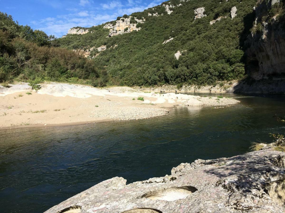 Bed and Breakfast Domaine Forvent Saint-Julien-de-Peyrolas Exterior foto