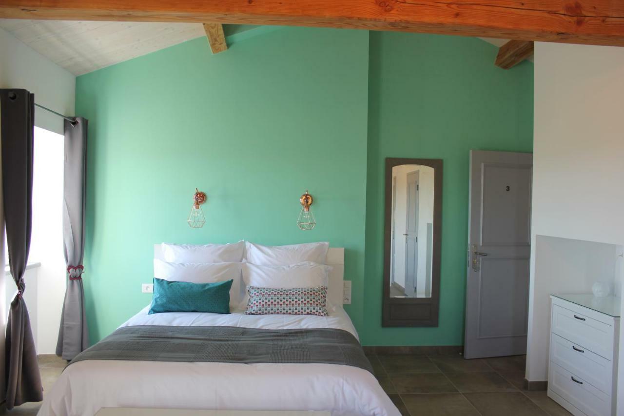 Bed and Breakfast Domaine Forvent Saint-Julien-de-Peyrolas Exterior foto